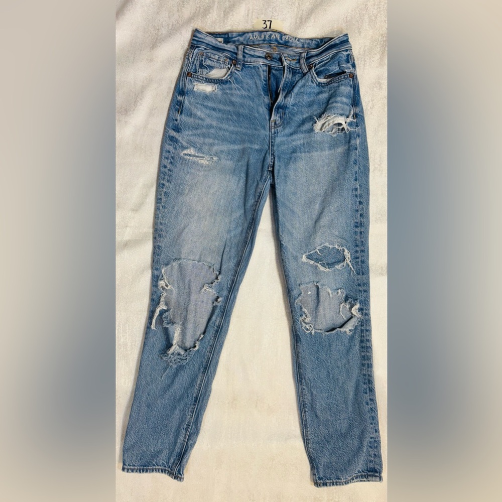 American Eagle Outfitters Light Blue Distressed Mom Jeans Denim Style Size 2